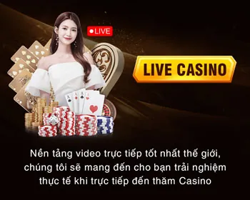 Cận cảnh bàn Baccarat với bài và chip cược tại HI8802 Link Mới